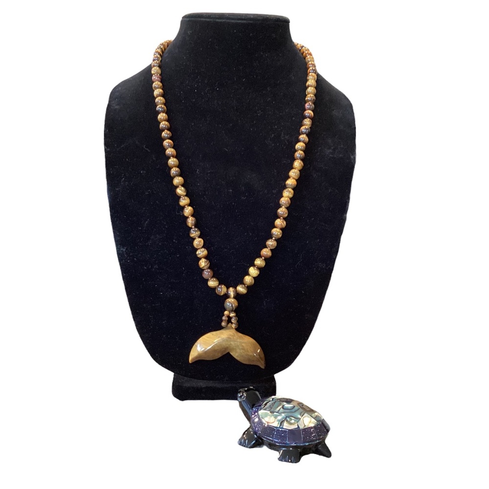 Vintage Lee Sands Tiger’s Eye Necklace with Whale Tail Pendant